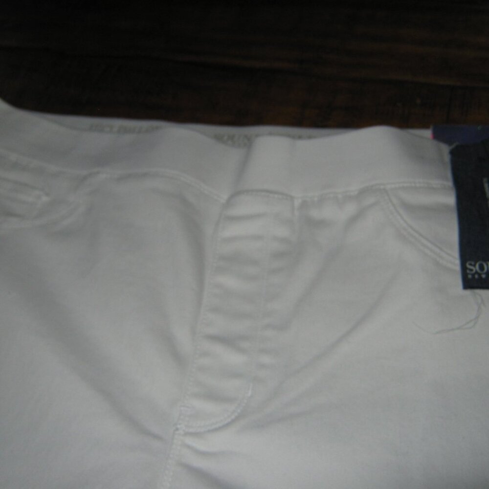 NEW SoundStyle Skimmer White Capris - Size L (12-14) - Picture 9 of 9